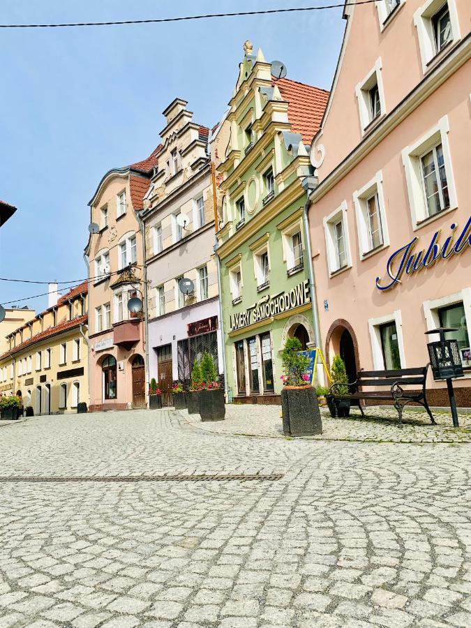 Apartament W Centrum Miasta Z Darmowym Parkingiem Dla Dwojga -Apartamenty Pod Zlotym Lwem Klodzko Exterior photo